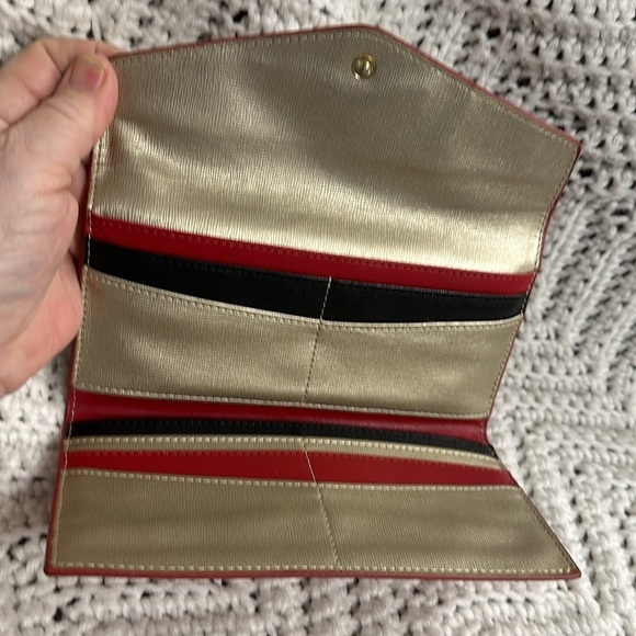CYNTHIA ROWLEY  RED & Gold Wallet with Tons Of Space , removable coin purse - Picture 6 of 7